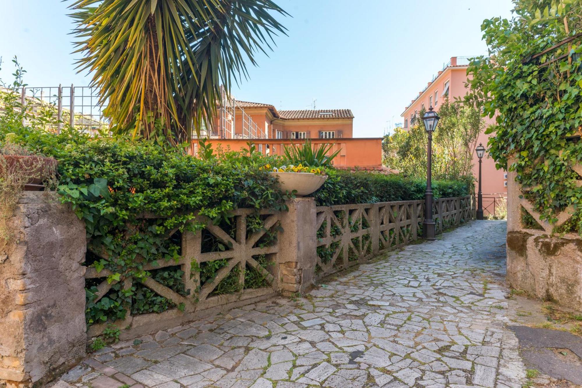 Studio In Trastevere Village Рим Экстерьер фото